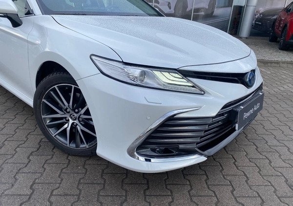 Toyota Camry cena 167500 przebieg: 18637, rok produkcji 2022 z Kalisz małe 596